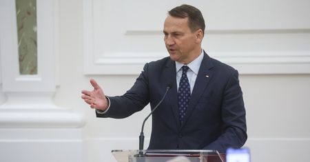 Wypowiedzi mylnie zinterpretowane. Rzecznik MSZ tłumaczy Sikorskiego