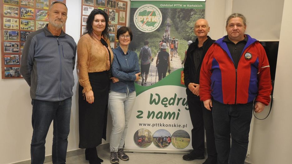 Członkowie zarządu oddziału PTTK w Końskich zapraszają w sobotę 22 listopada na swoje święto