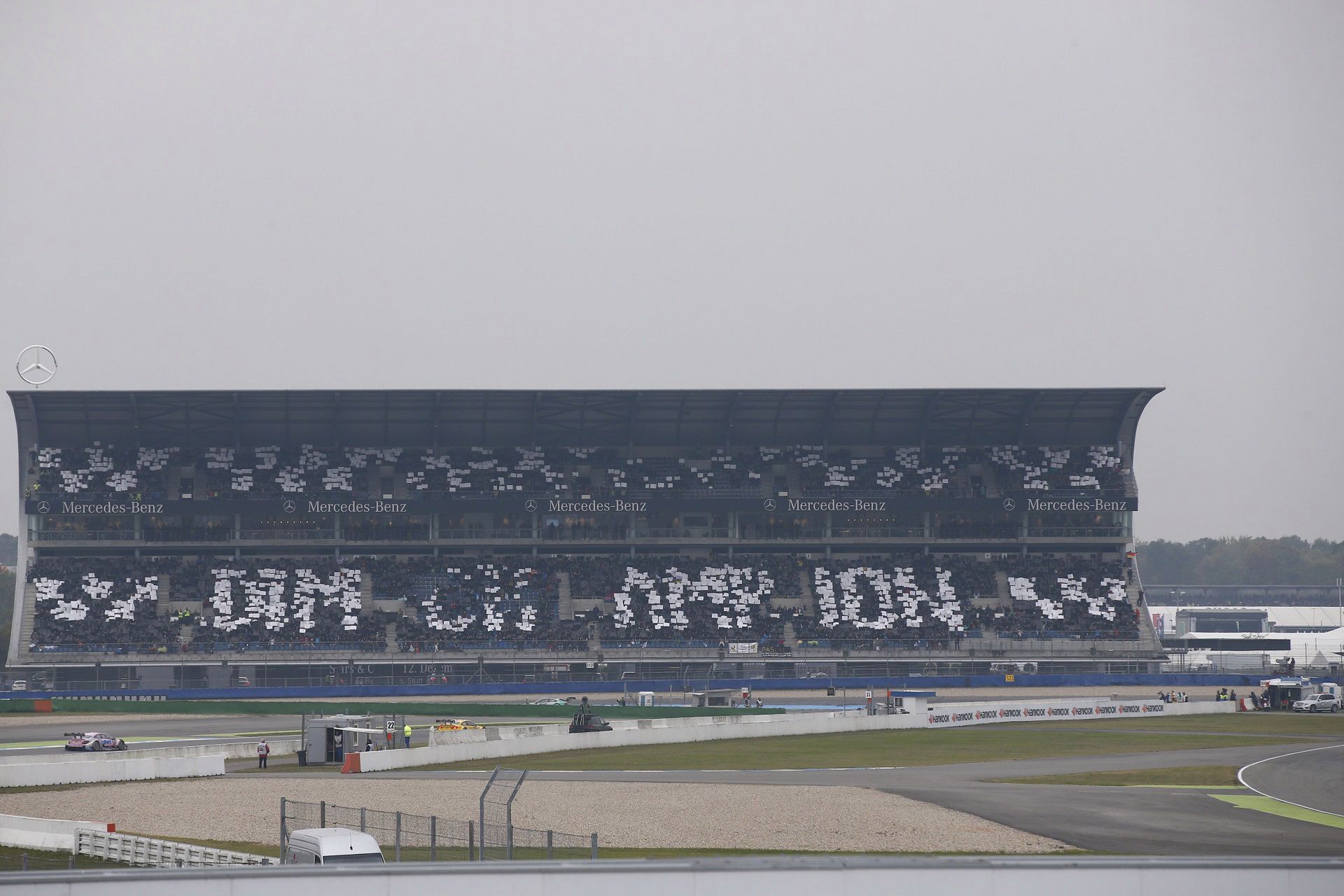 DTM cieszy się wielką popularnością wśród miejscowych kibiców (fot. Mercedes-AMG)