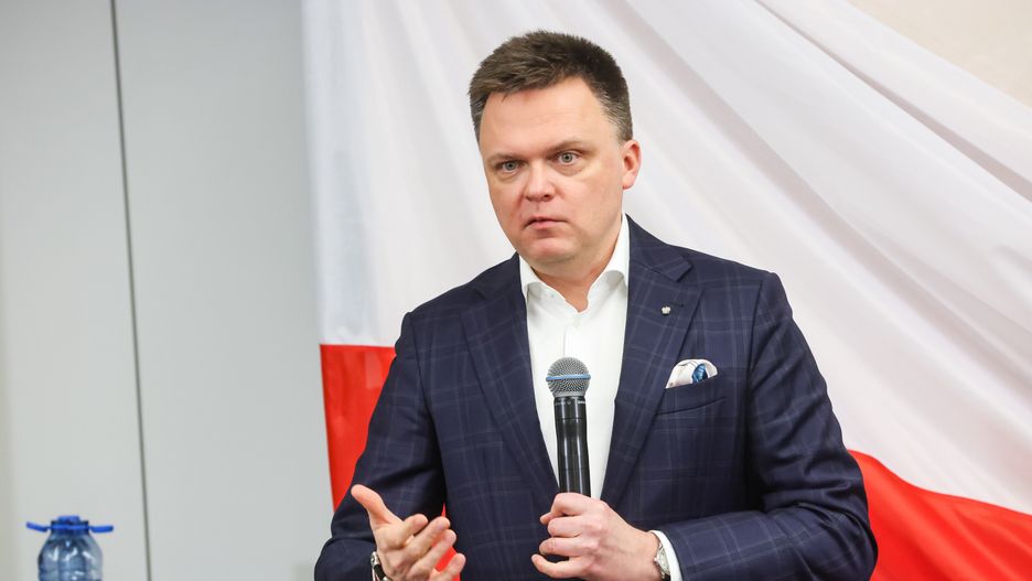 Pabianice, 13.12.2024. Niezależny kandydat w wyborach na prezydenta RP, marszałek Sejmu Szymon Hołownia podczas spotkania z mieszkańcami w Pabianicach, 13 bm. (jm) PAP/Marian Zubrzycki