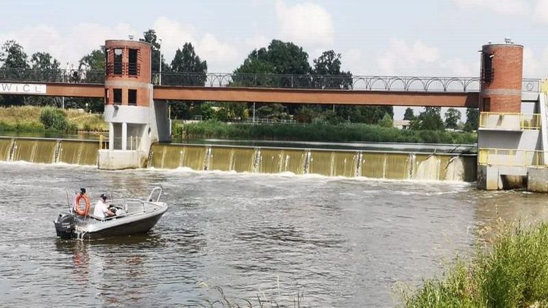 woda odra wopr policja jaz opatowice jaz opatowicki rzeka