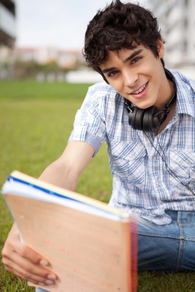 Krótkie fryzury dla dzieci są dobrym rozwiązaniem zwłaszcza przy włosach kręconych