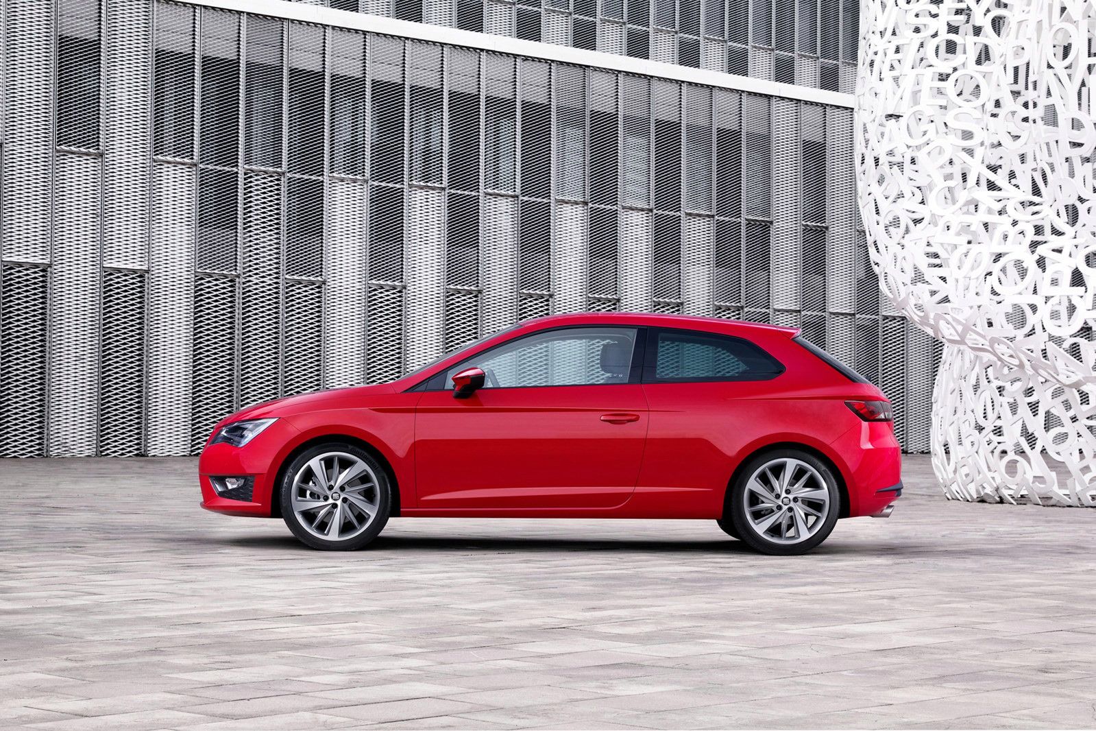 Seat Leon SC na nowych zdjęciach producenta [galeria] 53