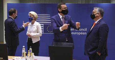 Szczyt UE. Budżet to nie wszystko. Rozmowy do 7 rano