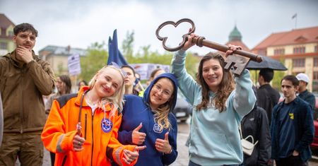 Rozpoczęły się słupskie juwenalia. Przez miasto przeszła kolorowa parada studentów