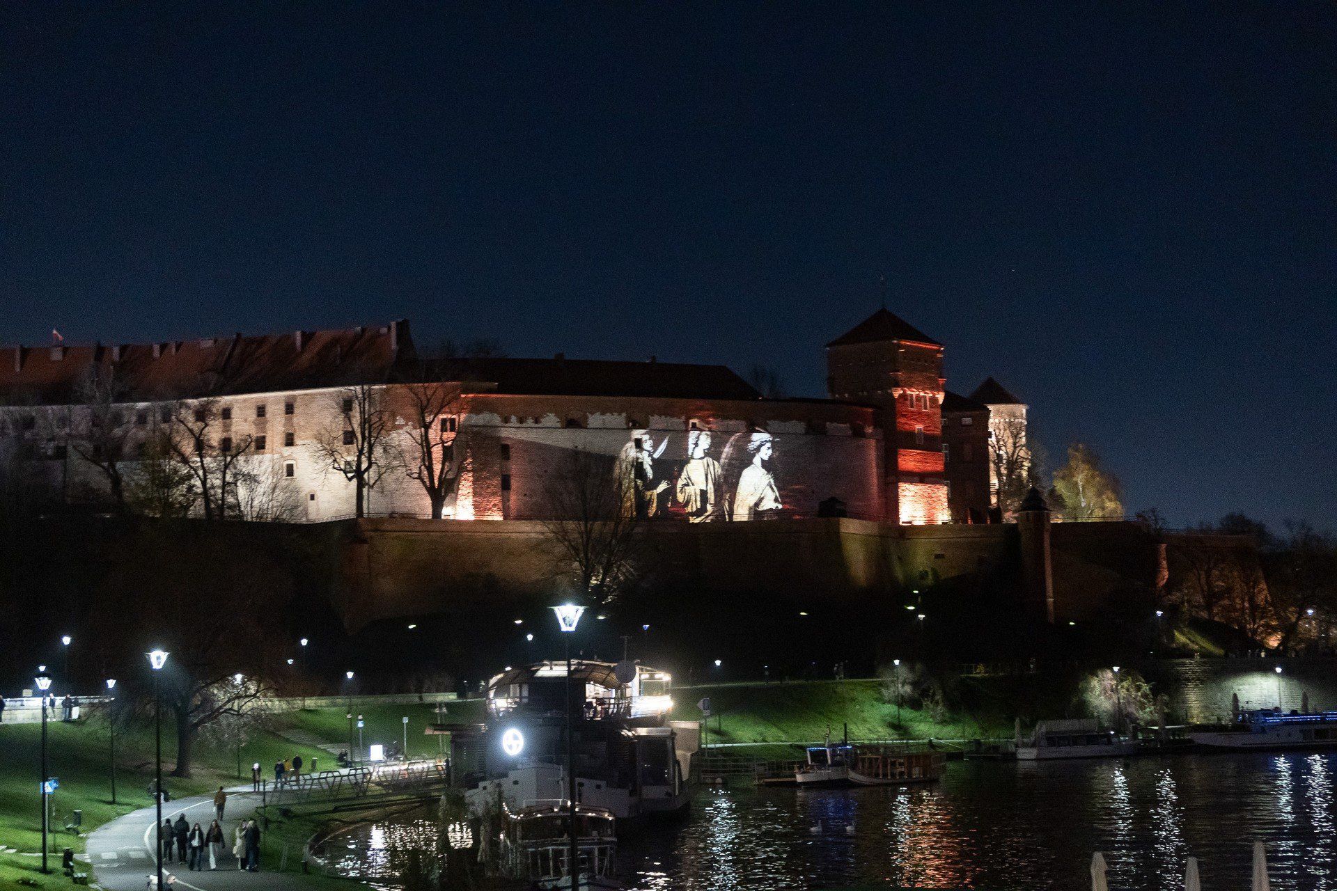 &#34;Korona i Państwo - 1000 lat Królestwa&#34;. Widowisko multimedialne na Wawelu.