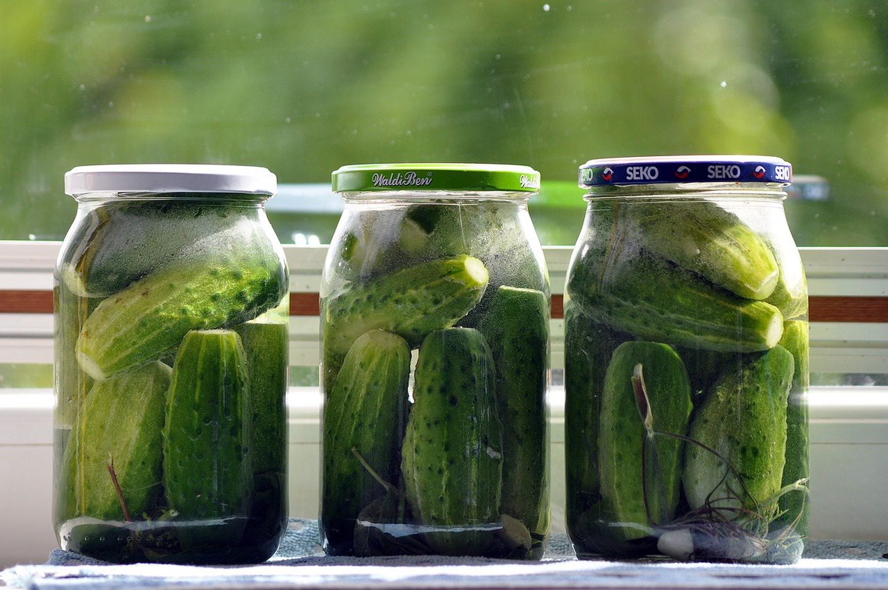 What kind of water should be used to pickle cucumbers?