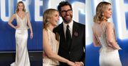 Emily Blunt w sukni z WIELKIM DEKOLTEM z czułością pozuje z MĘŻEM na czerwonym dywanie (ZDJĘCIA)