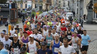 Poznań: A oni wciąż biegną. Trwa Lotto 24. Poznań Maraton. Zobacz zdjęcia z trasy