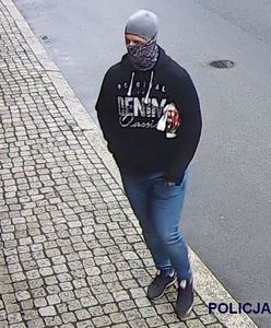 Bolesławiec. Napad na jubilera. Policja publikuje wizerunek sprawcy
