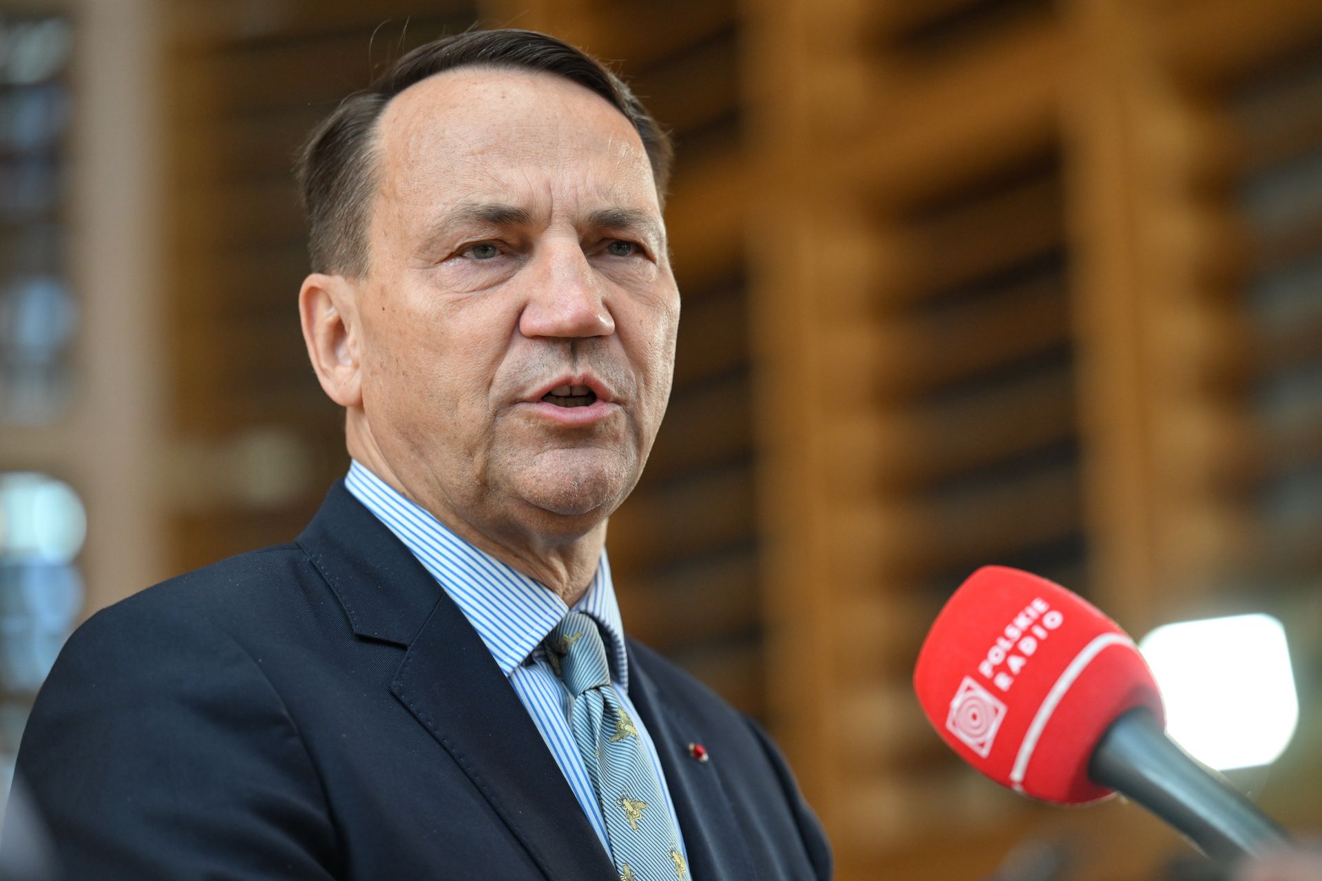 Sikorski ostrzega: Putin w desperacji, możliwa operacja pod fałszywą flagą
