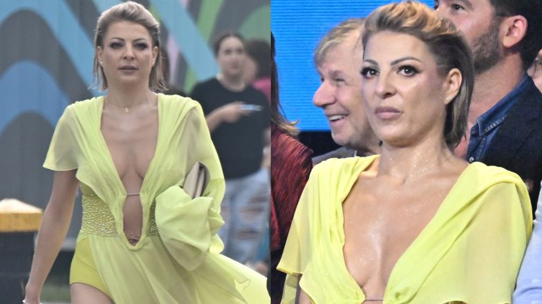 Magdalena Narożna stroi miny na konferencji Polsatu.