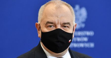 11. rocznica katastrofy smoleńskiej. Sasin ostro o Tusku. "Przekroczył wszelkie poziomy obrzydliwości"
