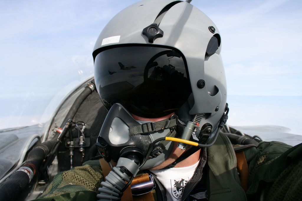 Chciałbyś się poczuć jak pilot myśliwca odrzutowego? 3