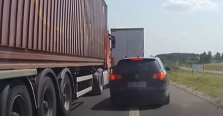 Nagranie z S7 oburza. Myślał, że jest królem drogi