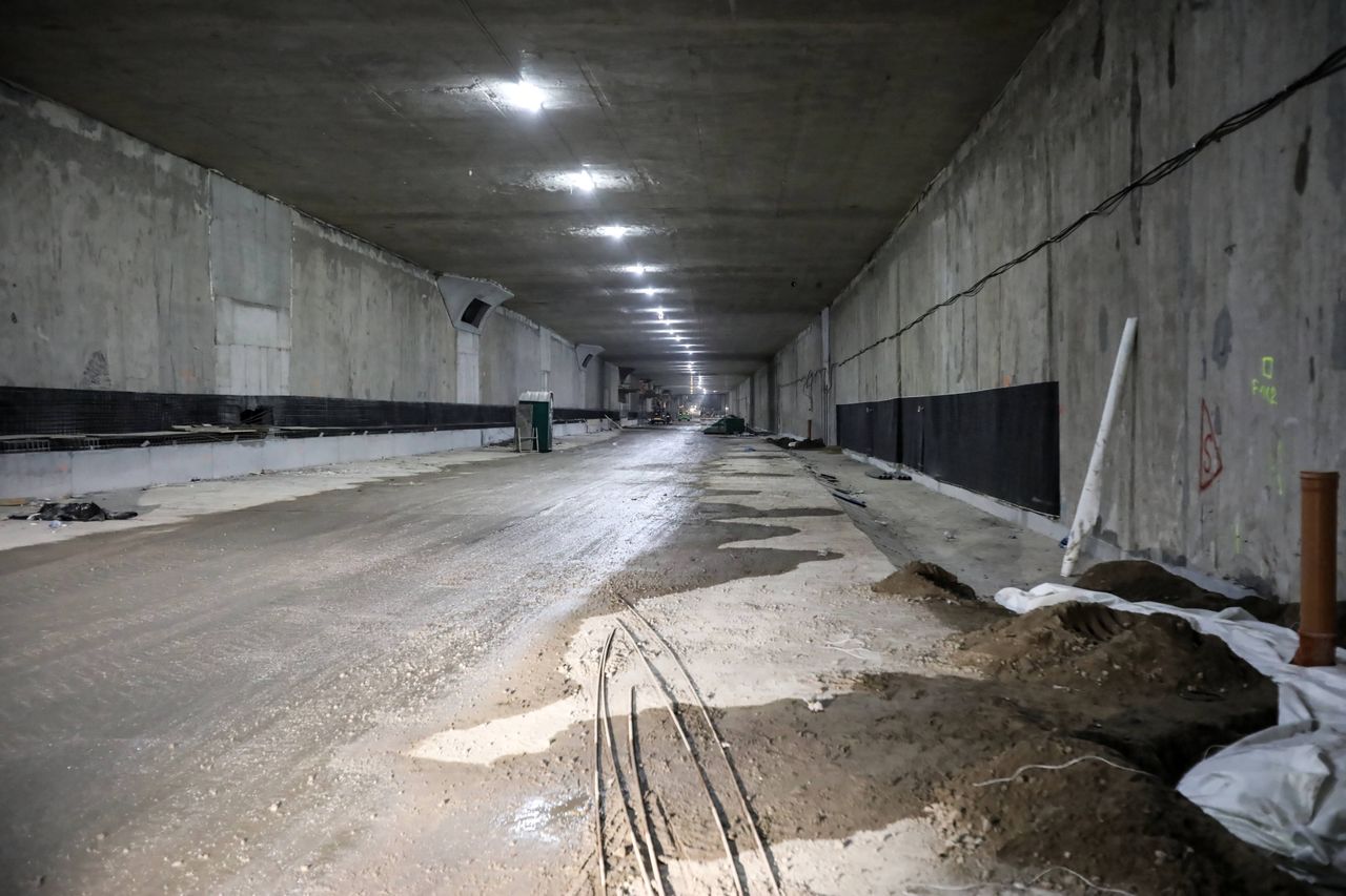 Warszawa. Budowa Południowej Obwodnicy Warszawy. Tunel drogowy pod Ursynowem