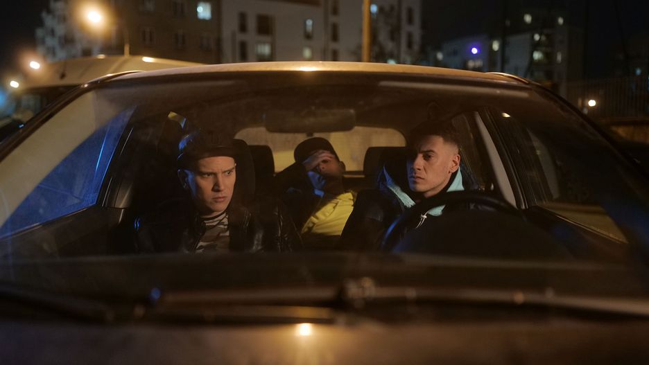 Film opowiada o ekipie z blokowiska i próbie wyrwania się do lepszego świata