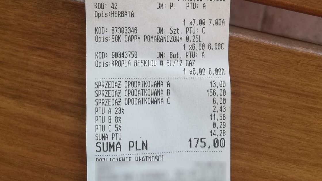 Paragon z jednej z nadmorskich smażalni ryb. Tyle zapłaciła 3-osobowa rodzina.