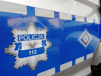 Policja wezwała seniorkę z Niemiec po tankowaniu w Polsce. "Pachnie oszustwem"