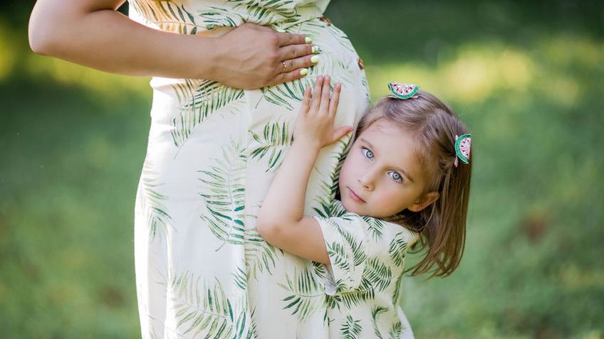 Bezsenność może pojawić się już w pierwszym trymestrze ciąży, jest ona wtedy spowodowana przede wszystkim niepokojem o dziecko i siebie.