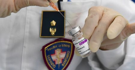 Szczepionka na COVID-19 AstraZeneca. Norwegia i Islandia wstrzymują szczepienia tym środkiem