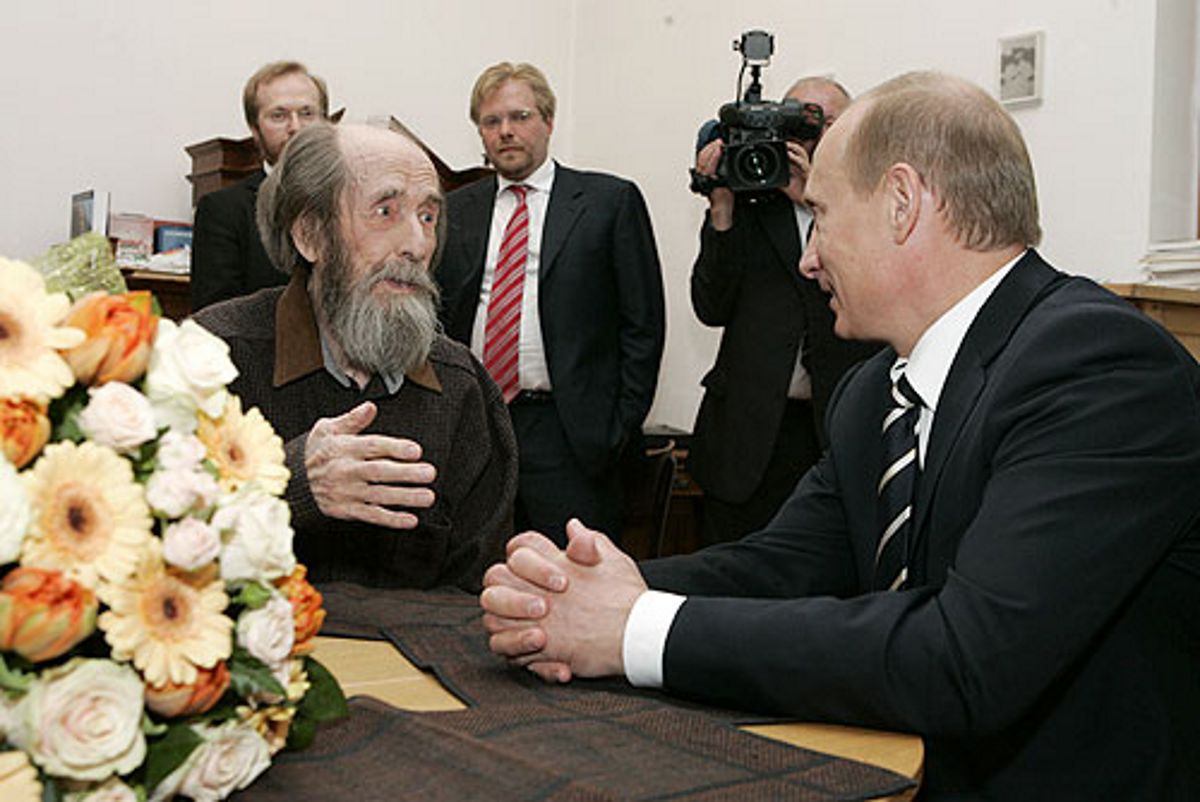 Aleksander Sołżenicyn na spotkaniu z Władimirem Putinem w 2007 r.
