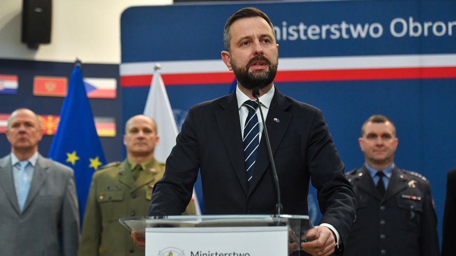Warszawa, 19.01.2024. Wicepremier, minister obrony narodowej Władysław Kosiniak-Kamysz na konferencji prasowej w siedzibie MON w Warszawie, 19 bm. Spotanie dot. sprawy kolejnych działań ws. byłej podkomisji MON ds. ponownego zbadania wypadku lotniczego samolotu Tu-154, który miał miejsce pod Smoleńskiem 10 kwietnia 2010 r. (mr) PAP/Piotr Nowak