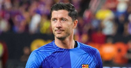 Ile MILIONÓW Robert Lewandowski zarabia w FC Barcelona? Jego stawka wyróżnia się na tle drużyny