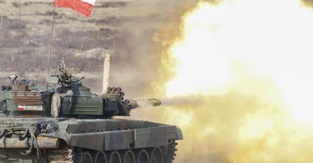 Polacy o zbrojnej interwencji NATO. Więcej jest "za"