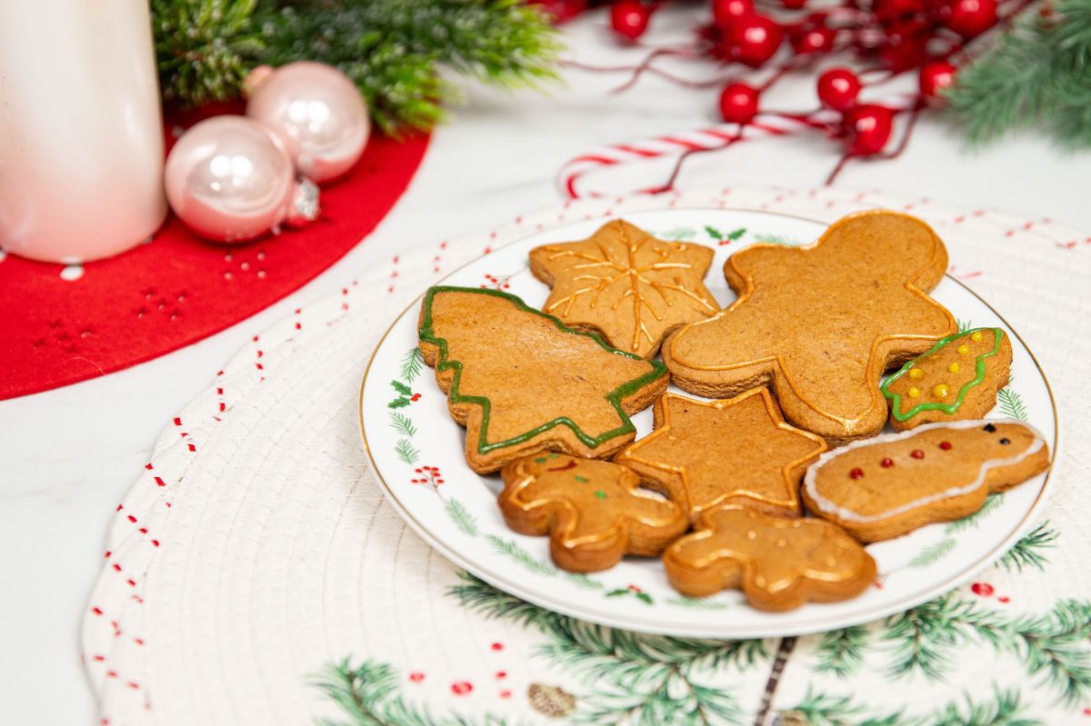 Gingerbread cookies are the basis of the holiday menu.