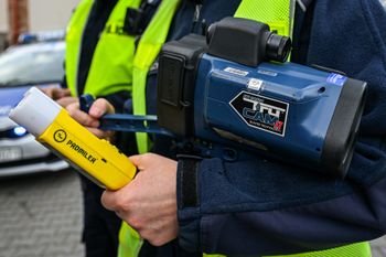 18-latek jechał po alkoholu. Stracił prawo jazdy i samochód