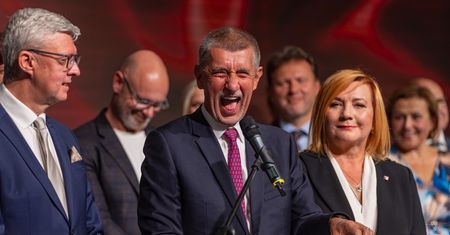 Czesi postawili na zmianę. Były premier i milioner wraca do gry