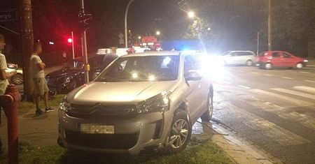 Zderzenie dwóch pojazdów na skrzyżowaniu ul. Sowińskiego i Al. Racławickich