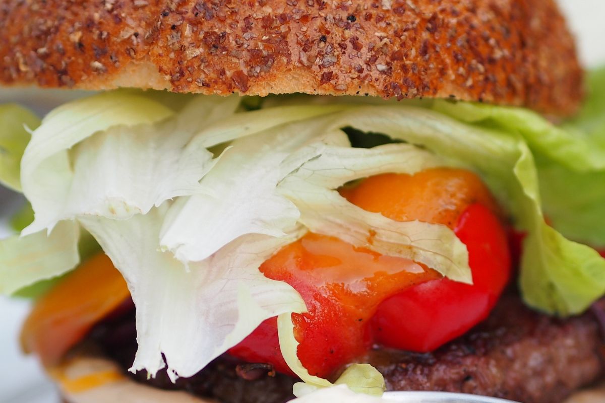 Salad inspired by a hamburger