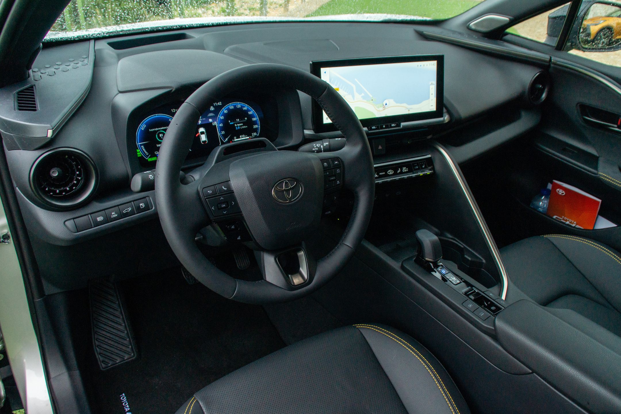 Toyota C-HR PHEV 2024