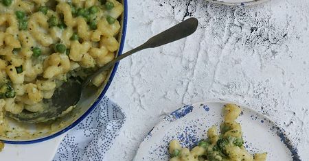Makaron mac&cheese z groszkiem i brokułem