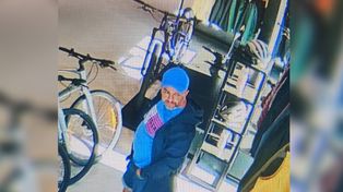 Wrocław: Kradzież roweru wartego 70 tys. zł. Policja publikuje wizerunek podejrzanego
