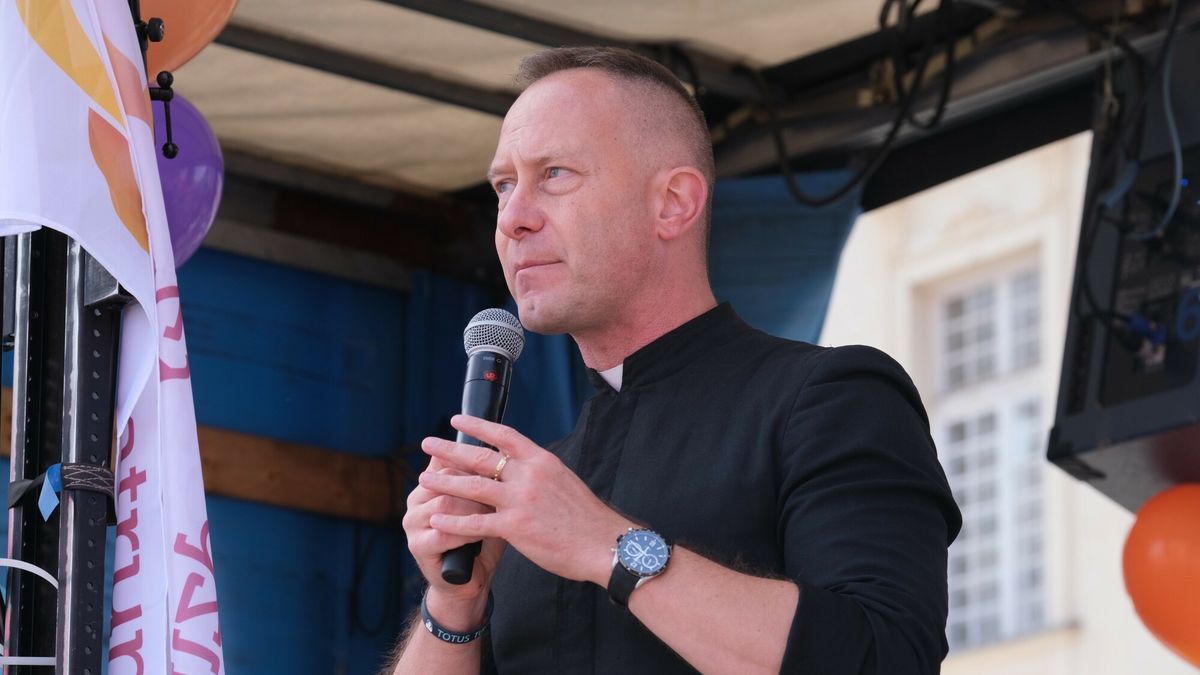 Marsz dla ?ycia i Rodziny
Fot. Mateusz Grochocki/East News. Warszawa, 20.09.2020. Marsz dla Zycia i Rodziny ph. Wspolnie bronmy rodziny srodowisk konserwatywnych.
N/z: ks. Dominik Chmielewski
Mateusz Grochocki