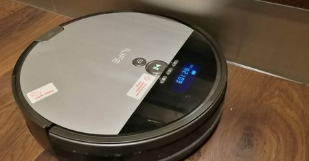 iLife V8S, robot sprzątający w konfrontacji z czteroosobową rodziną i dwoma psami