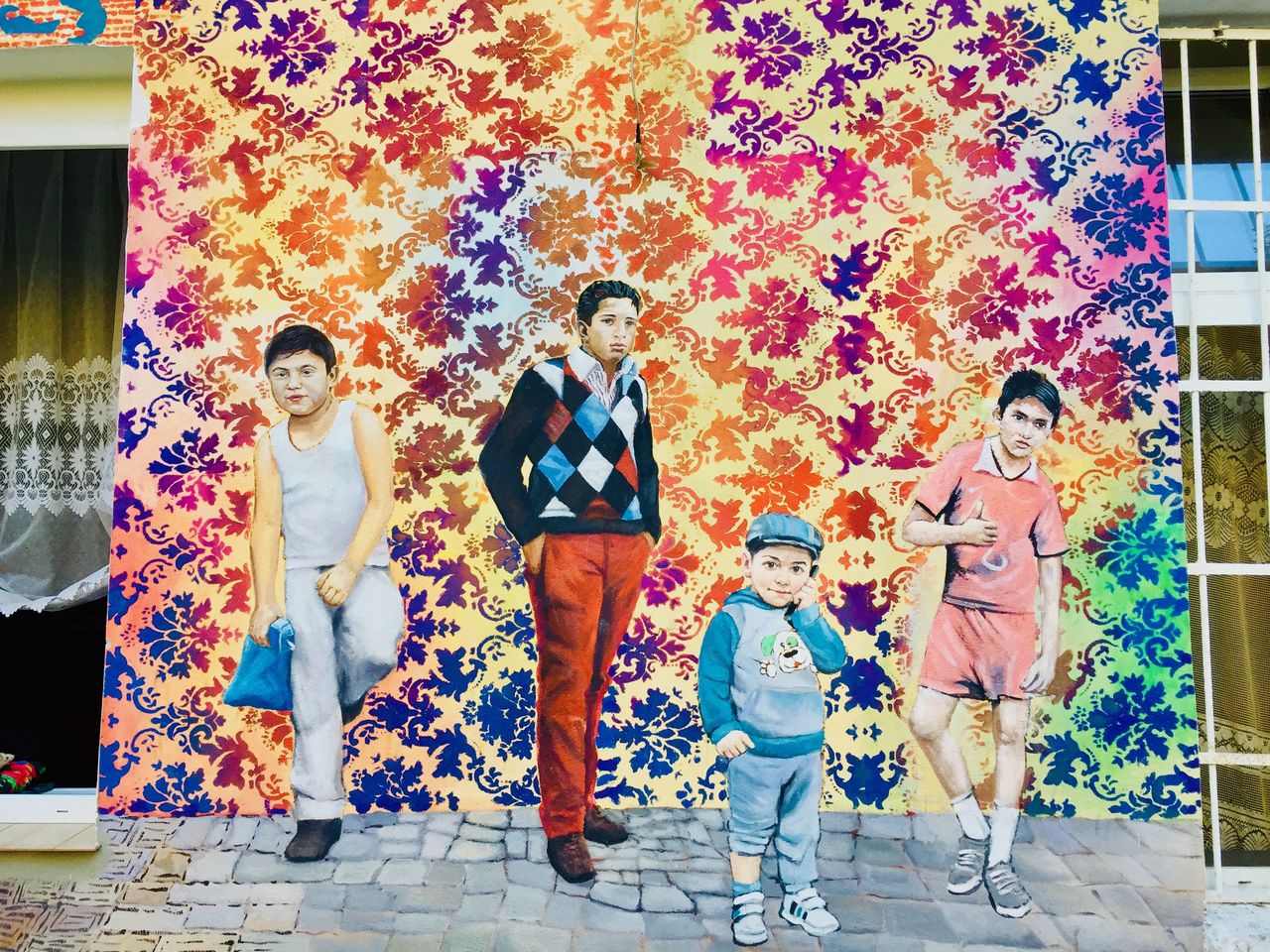 Mural z podwórka przy Roosevelta na wrocławskim Nadodrzu.