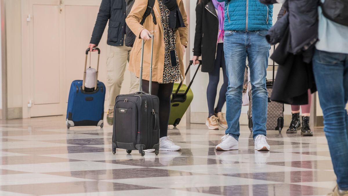 Ceny biletów już poszły w górę, a może być jeszcze drożej. Gdy koszty dla linii rosną, płacą za to pasażerowie