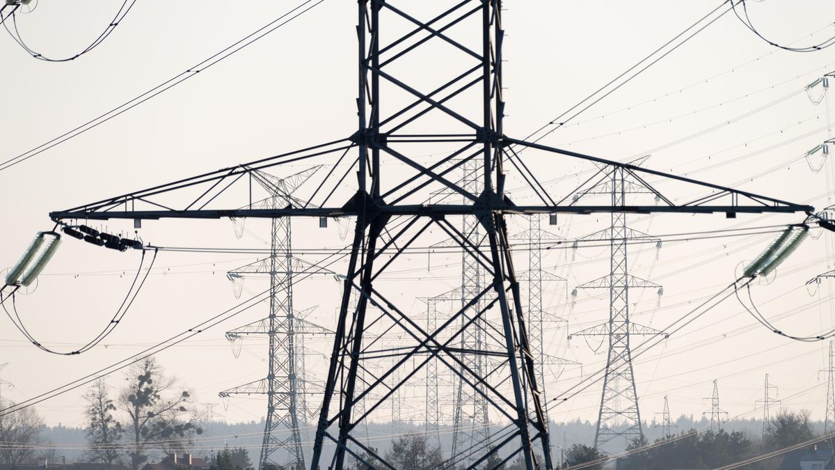 Linia wysokiego napi�cia
Andrzej Jackowski
ELEKTROENERGETYKA, energetyczna, energetyczny, energetyka, energia, linia, napi�cia, po��czenie, przewody, sie�, s�up, wysokie napi�cie, wysokiego