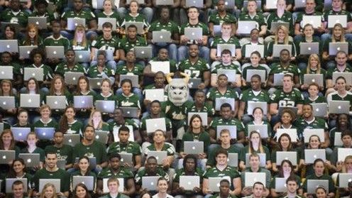 MacBook Pro dla każdego studenta 1