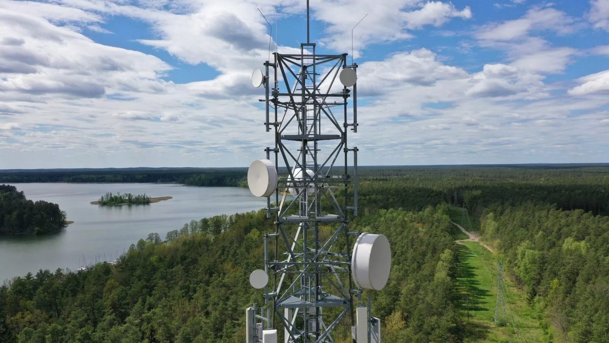 Nowe stacje bazowe Play. Anteny, nadajniki, sieć komórkowa