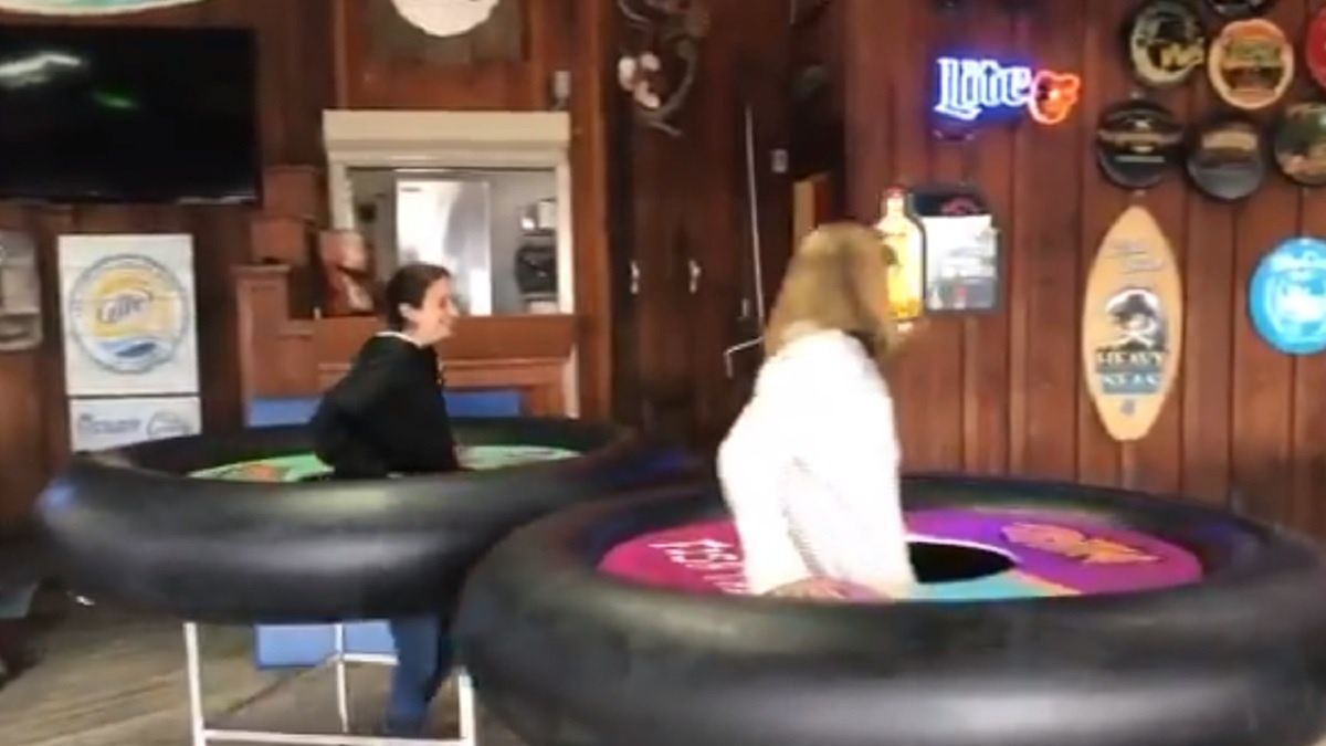 Restauracja w Maryland wpadła na ciekawy pomysł,  jak klienci mogą zachować odpowiednią odległość.