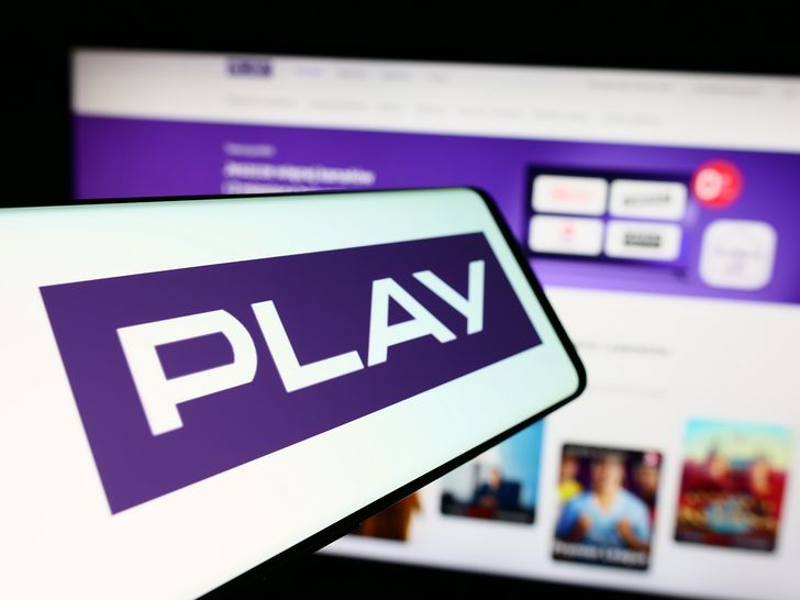 Play kończy 2025 rok rekordowymi wynikami. Operator mocno inwestuje w 5G, światłowód i niezależność sieci