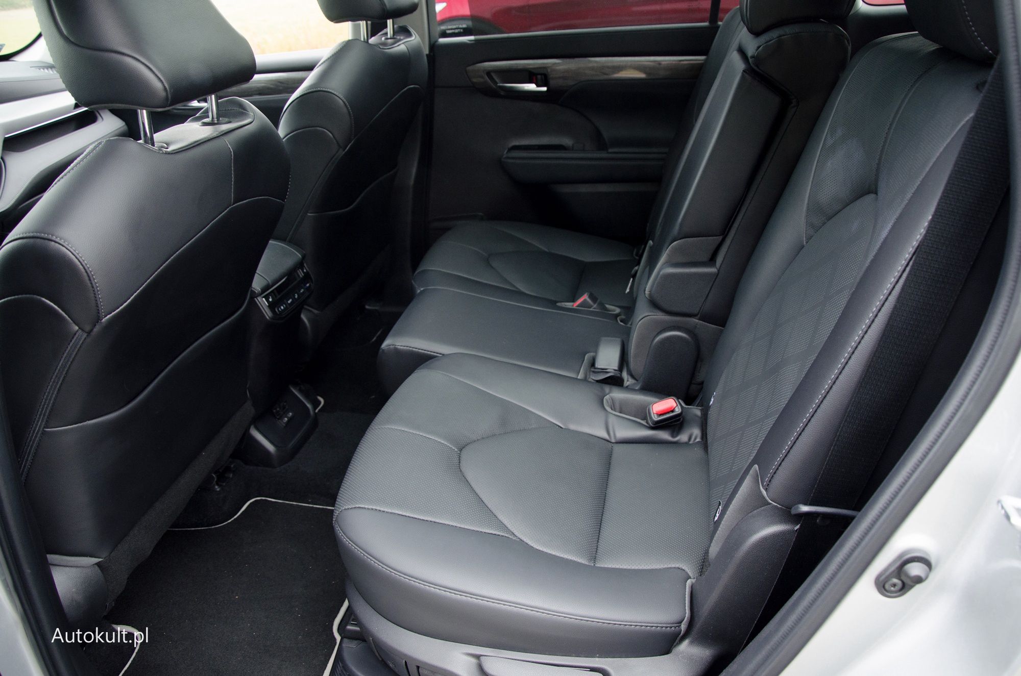 Ford Explorer vs. Toyota Highlander
