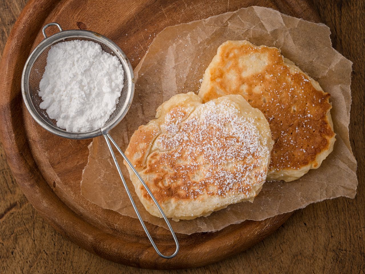 Discover the secret to fluffy Polish apple pancakes