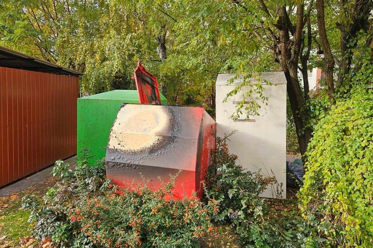 Pożar kontenera na używaną odzież przy ul. Baśniowej