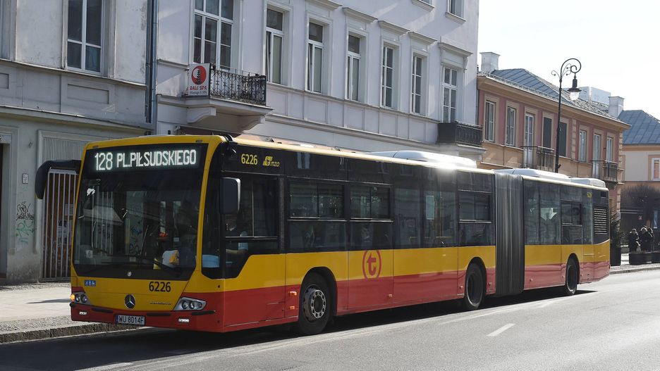Warszawa. W Wielkanoc zmiany w komunikacji miejskiej